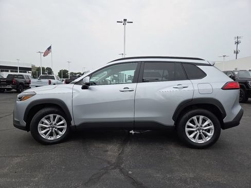 Used 2022 Toyota Corolla Cross LE AWD/4WD image 12