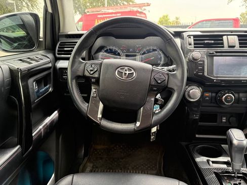 Used 2017 Toyota 4Runner TRD Off-Road Premium AWD/4WD image 7