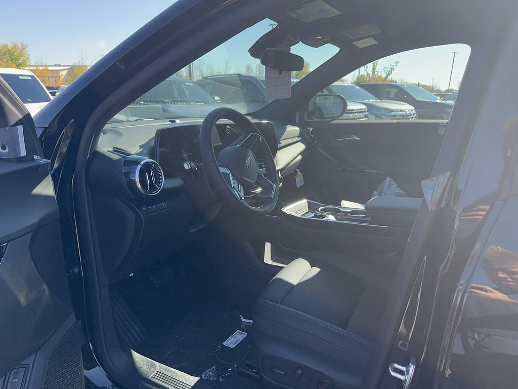 New 2027 Chevrolet Equinox LT w/ Convenience Package II AWD/4WD image 9