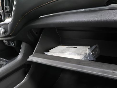 Used 2021 Chevrolet Traverse LT image 28