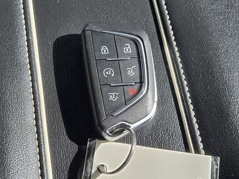 Used 2023 Cadillac Escalade Luxury AWD/4WD image 23