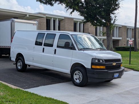 Used 2023 Chevrolet Express 2500 Extended w/ Driver Convenience Package RWD image 3