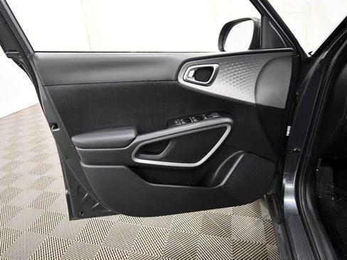 Certified 2025 Kia Soul LX w/ LX Technology Package FWD image 13