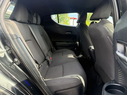 Used 2018 Toyota C-HR XLE FWD image 13