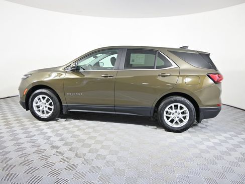 Used 2024 Chevrolet Equinox LT AWD/4WD image 3
