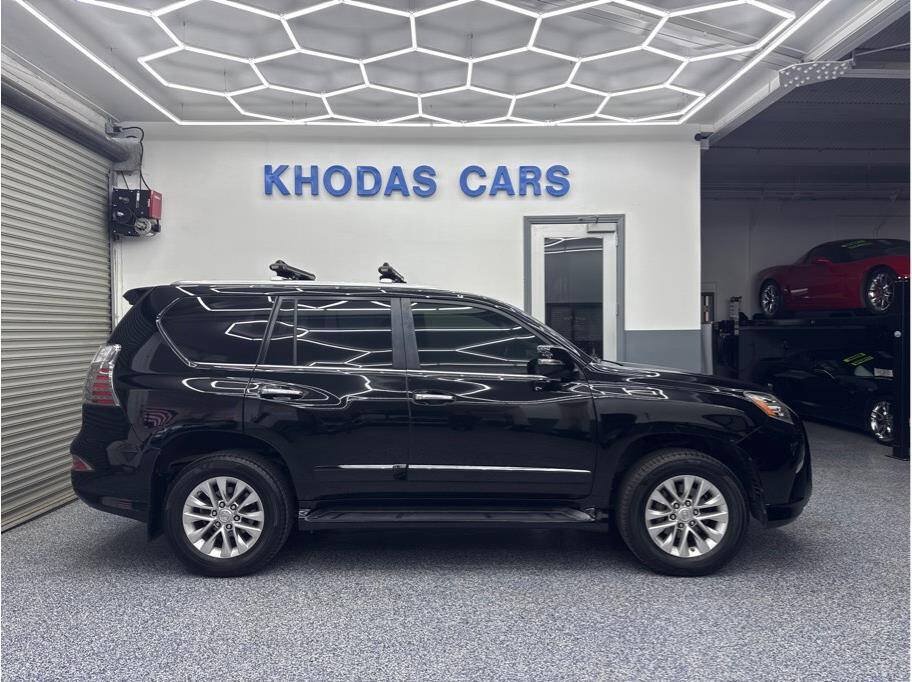 Used 2014 Lexus GX 460 w/ Premium Package AWD/4WD image 4