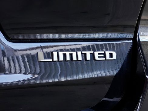 Used 2024 Jeep Grand Cherokee L Limited w/ Luxury Tech Group II image 20