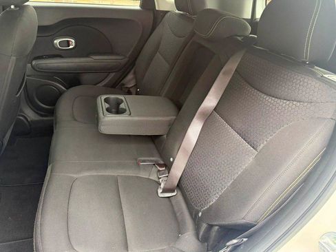 Used 2014 Kia Soul + FWD image 17