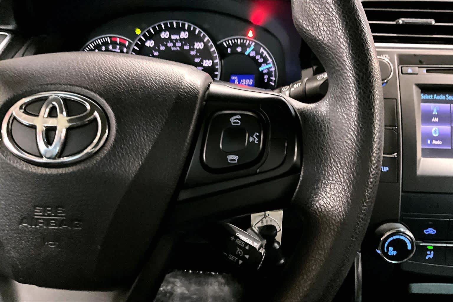 Used 2015 Toyota Camry LE FWD image 23