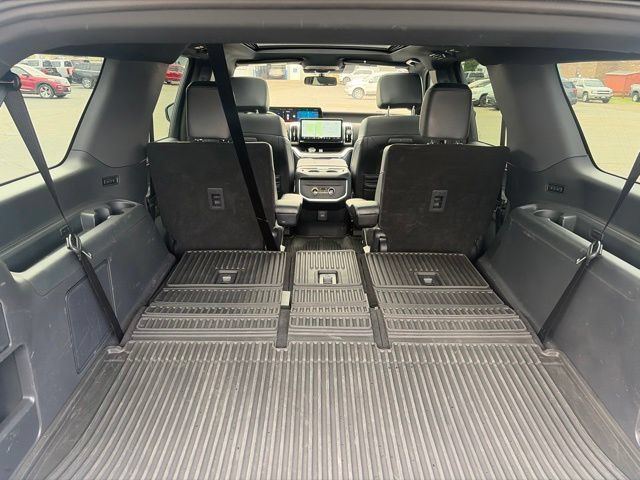 Used 2025 Ford Expedition Max Platinum w/ Stealth Appearance Package AWD/4WD image 22