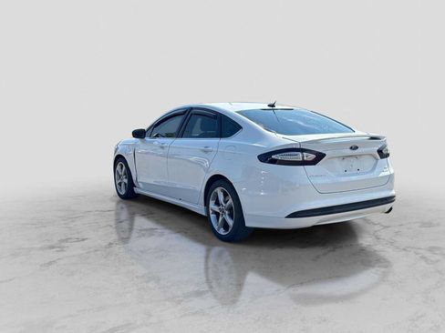 Used 2013 Ford Fusion SE FWD image 3