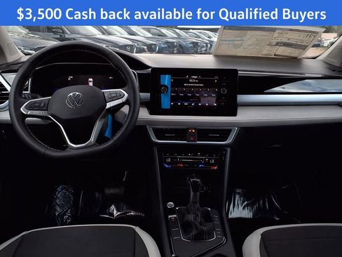 New 2025 Volkswagen Taos SE image 20