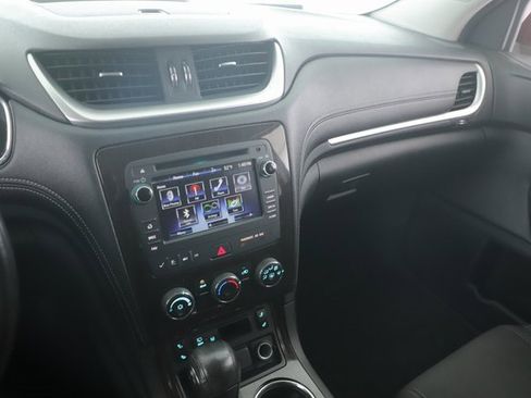 Used 2016 Chevrolet Traverse LT w/ Style and Technology Package image 23