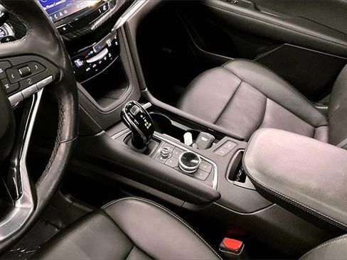 Used 2024 Cadillac XT6 Premium Luxury image 14