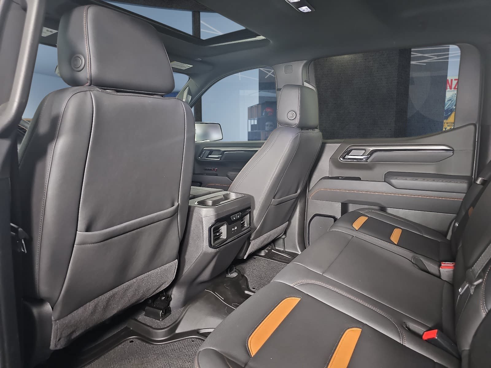 Used 2025 GMC Sierra 1500 AT4 w/ AT4 Premium Package AWD/4WD image 11