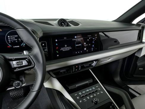 New 2026 Porsche Cayenne AWD image 13