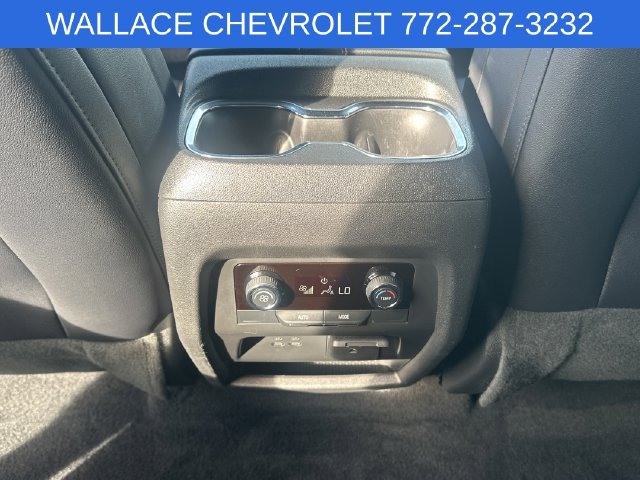 Used 2025 Chevrolet Traverse Z71 w/ Driver Confidence Package AWD/4WD image 17
