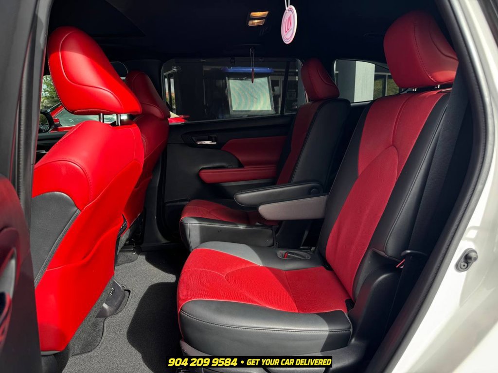 Used 2021 Toyota Highlander XSE FWD image 28