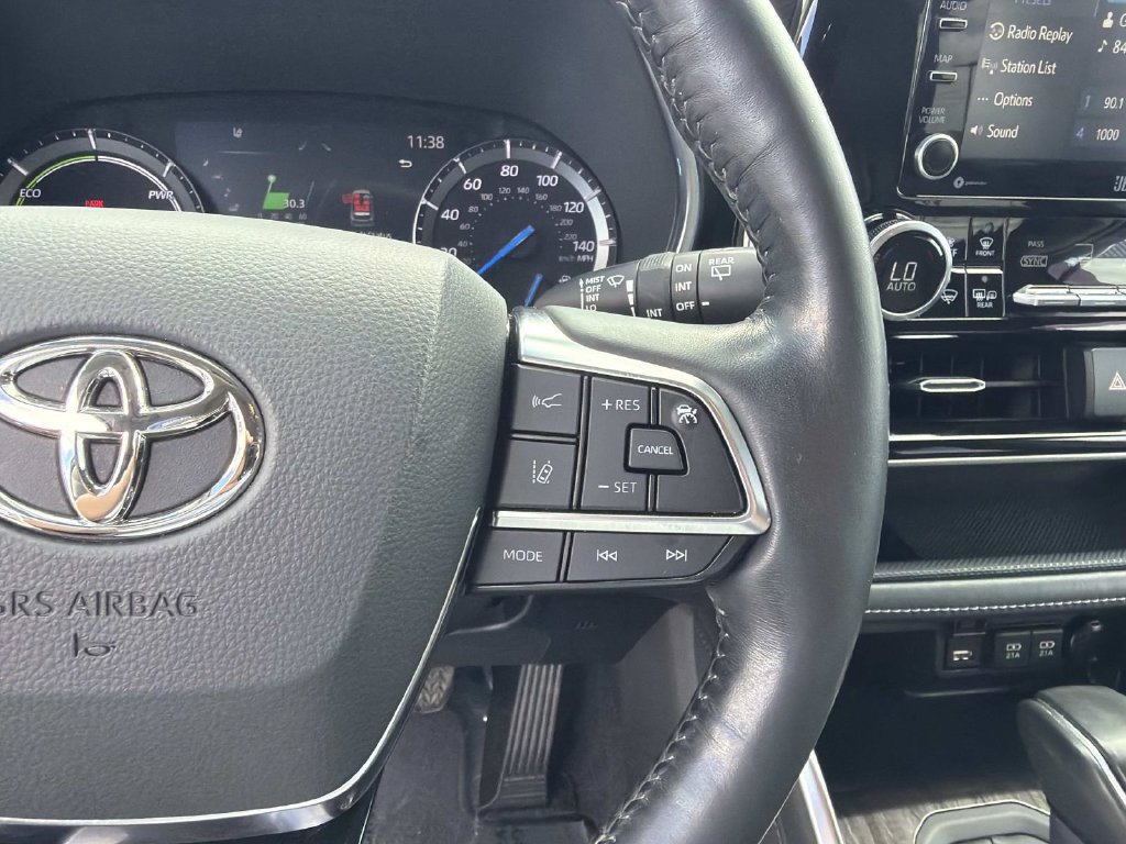 Used 2021 Toyota Highlander Limited AWD/4WD image 27