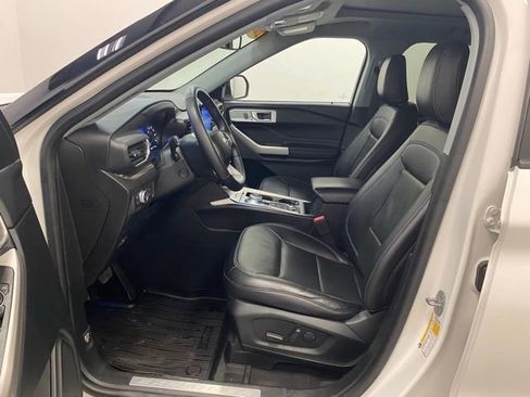Used 2022 Ford Explorer Limited w/ Hybrid Equipment Group 310A image 9