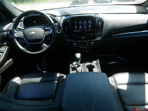 Used 2023 Chevrolet Traverse LT AWD/4WD image 10