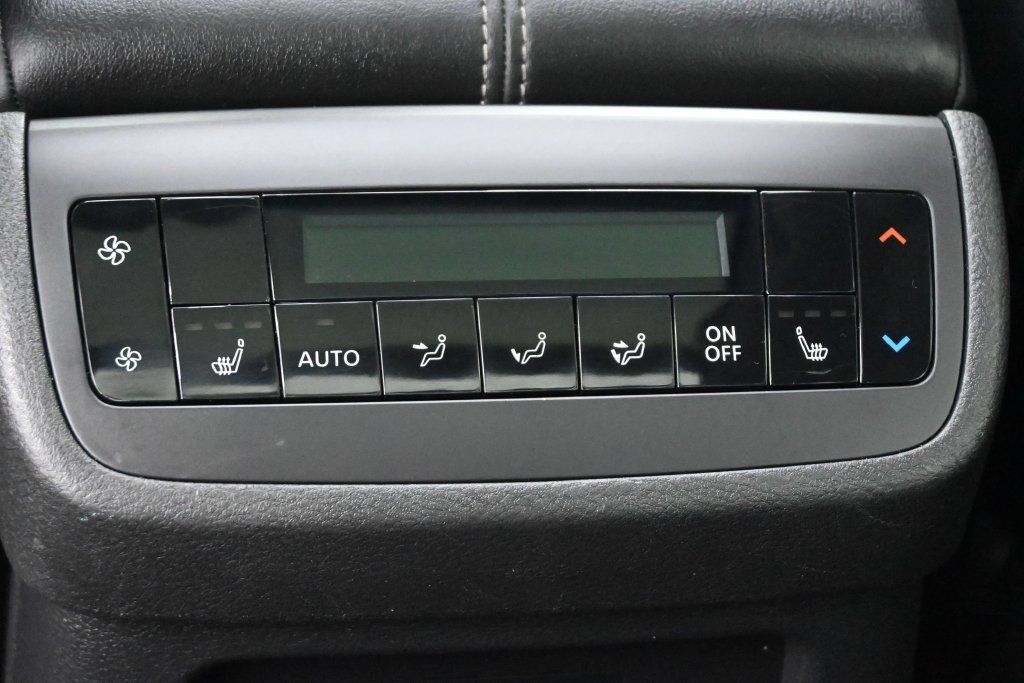 Used 2024 Nissan Pathfinder SL w/ SL Premium Package FWD image 18