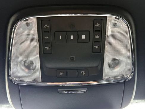 Used 2021 Chrysler 300 S image 12