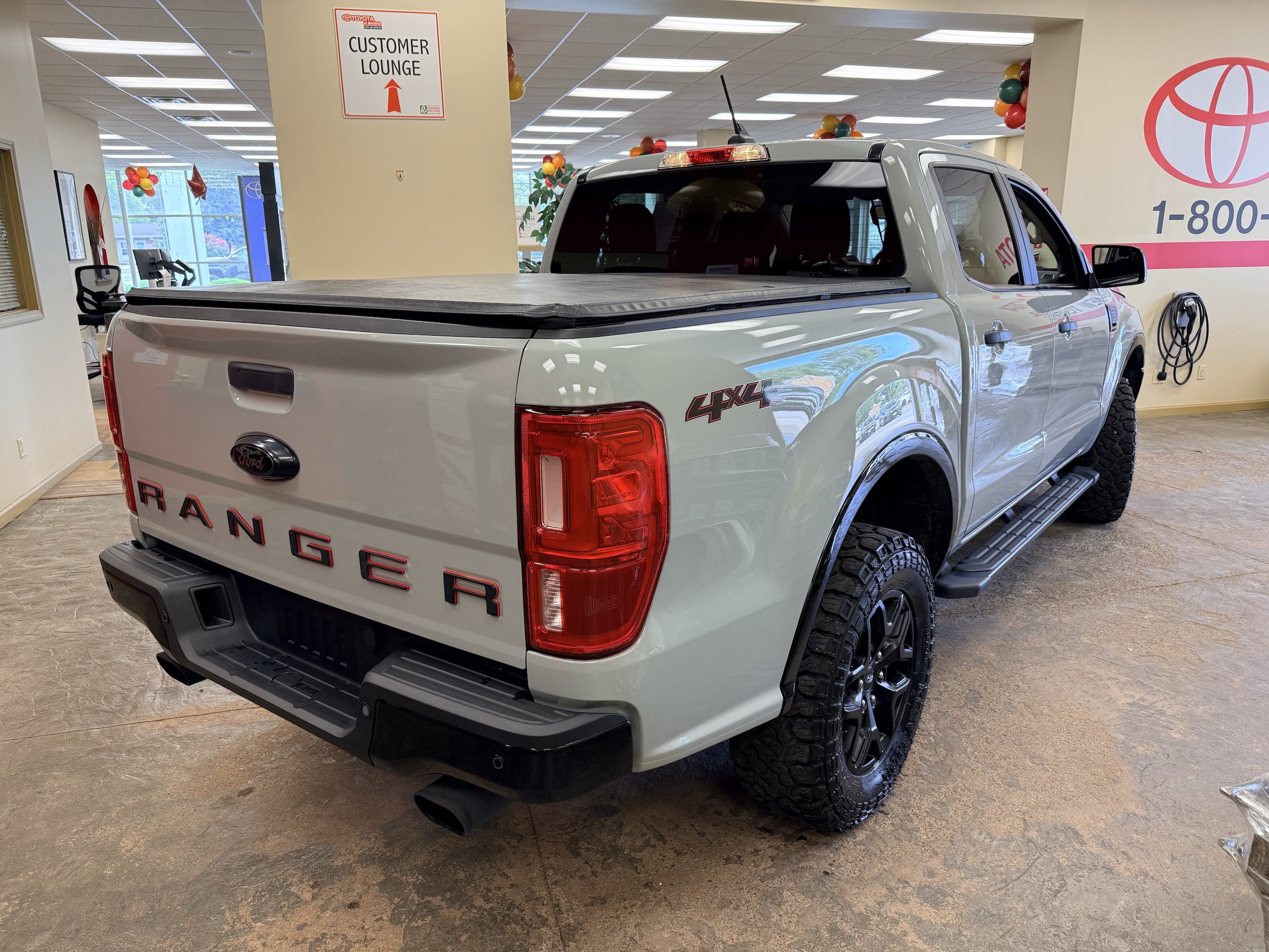 Used 2022 Ford Ranger XLT w/ Equipment Group 301A Mid AWD/4WD image 17