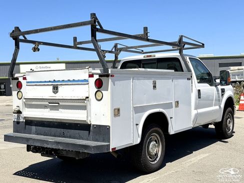 Used 2010 Ford F250 XLT AWD/4WD image 9
