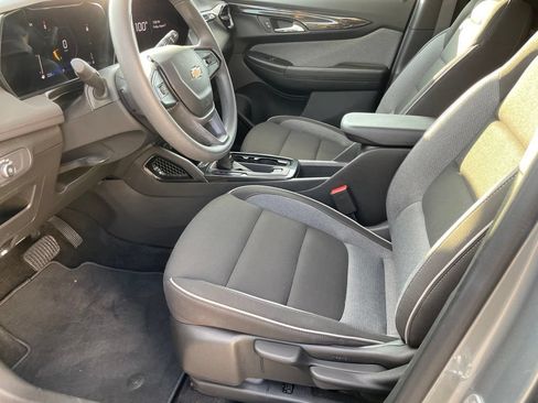Used 2025 Chevrolet TrailBlazer LT FWD image 9