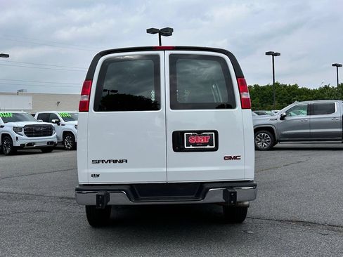 Used 2024 GMC Savana 2500 w/ Driver Convenience Package RWD image 9