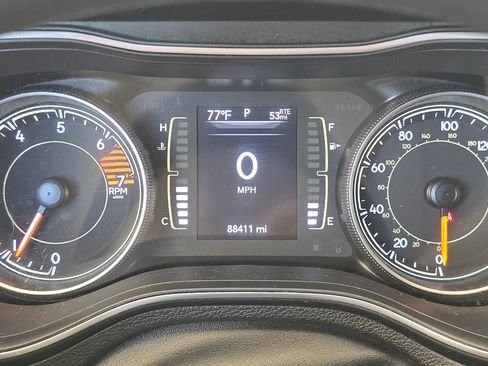 Used 2020 Jeep Cherokee Latitude FWD image 24