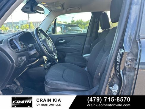 Used 2016 Jeep Renegade Latitude AWD/4WD image 11
