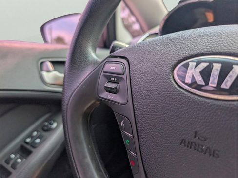 Used 2017 Kia Forte LX FWD image 39