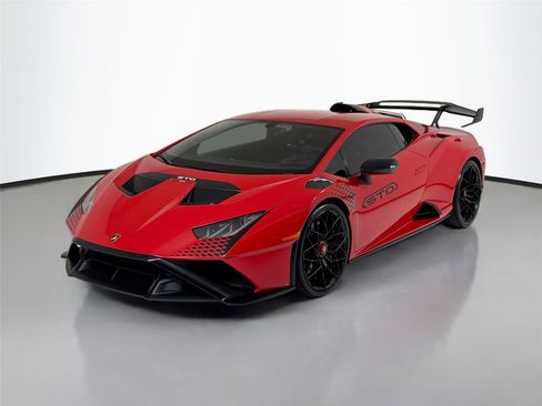 Used 2022 Lamborghini Huracan STO image 10