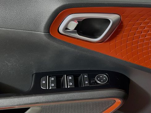 Used 2022 Kia Soul Turbo FWD image 17