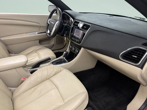 Used 2011 Chrysler 200 Limited FWD image 24