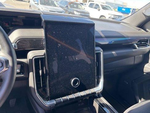 Used 2025 GMC Yukon Elevation image 9