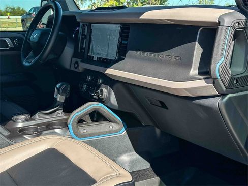 Used 2024 Ford Bronco Wildtrak image 21