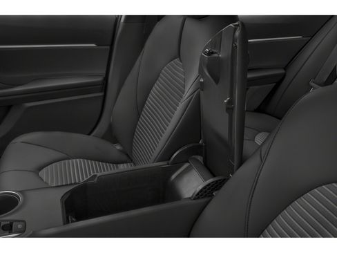 Used 2022 Toyota Camry SE FWD image 9