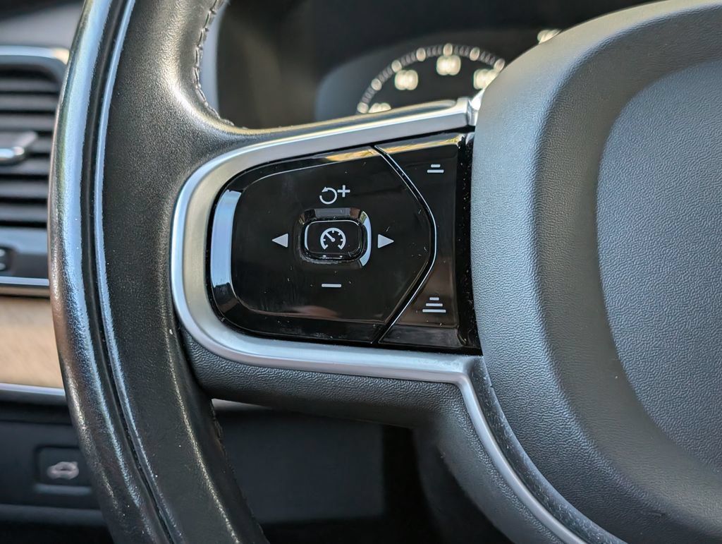 Used 2021 Volvo XC90 T6 Momentum w/ Climate Package AWD/4WD image 23