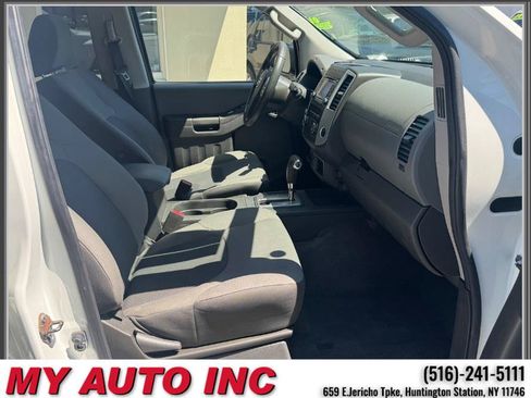 Used 2015 Nissan Xterra 4WD image 25