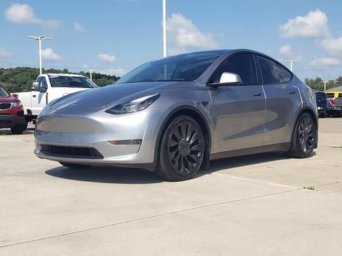 Used 2024 Tesla Model Y Performance AWD/4WD image 10