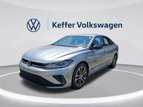 Used 2025 Volkswagen Jetta Sport FWD image 2