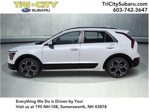 Used 2023 Kia Niro EX Touring image 1