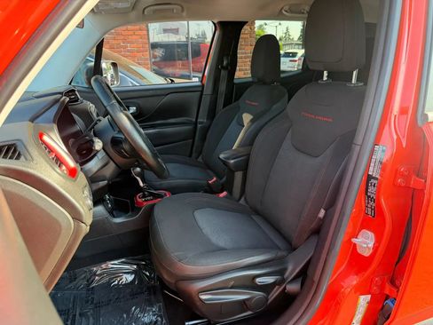 Used 2016 Jeep Renegade Trailhawk AWD/4WD image 21