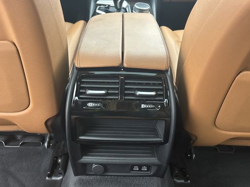 Used 2021 BMW 540i xDrive w/ Premium Package image 34