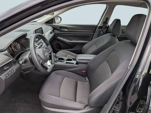 Used 2024 Nissan Altima 2.5 SV FWD image 19