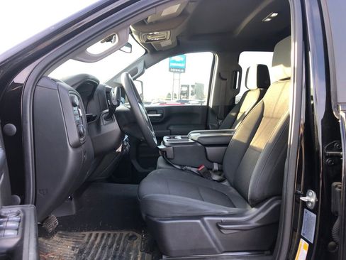 Used 2021 Chevrolet Silverado 2500 Custom w/ Custom Value Package image 14