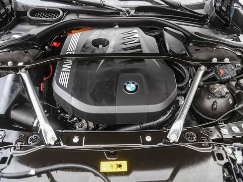 Used 2026 BMW 750e xDrive w/ Premium Package image 22